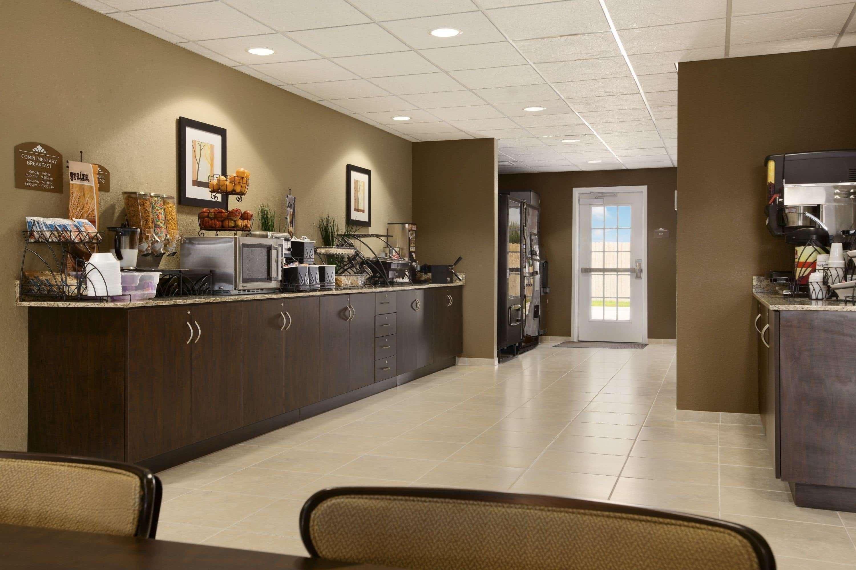 Microtel Inn & Suites Kenedy Екстер'єр фото