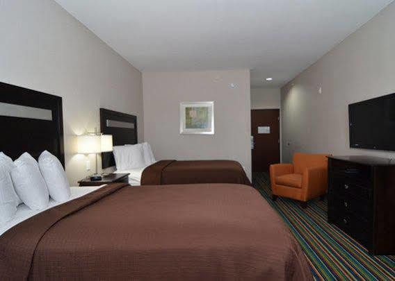 Microtel Inn & Suites Kenedy Екстер'єр фото