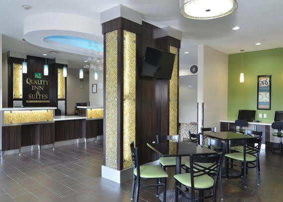 Microtel Inn & Suites Kenedy Екстер'єр фото